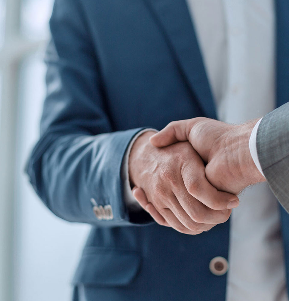 shaking hands doctor referral